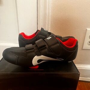 Peloton cycling shoes. Size 43.